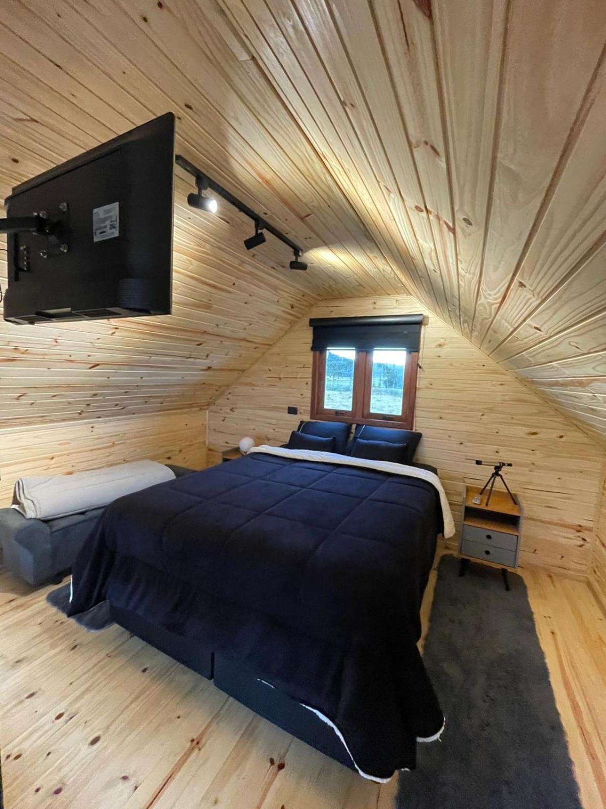 Chalet Canada Black *