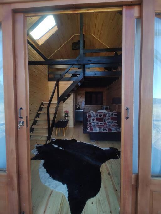 Chalet Canada Black
